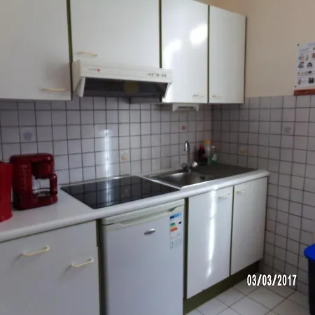 La Louviere Apartment *